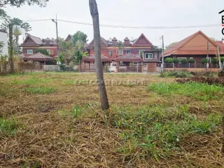 出售 土地 在 Na Chom Thian, 芭提雅