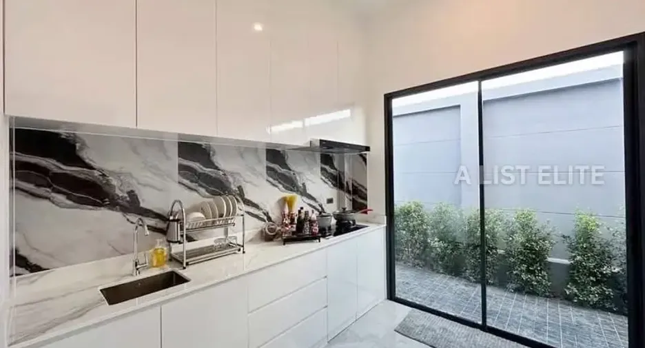 For rent 5 bedrooms house in Bang Lamung, Chonburi