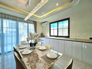 Haus zur Miete mit 4 Zimmer in Bang Lamung, Chonburi
