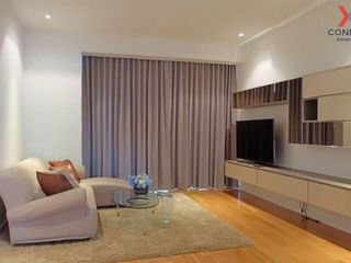 For rent 2 bedrooms condo in Yan Nawa, Bangkok