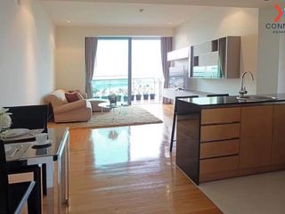 For rent 2 bedrooms condo in Yan Nawa, Bangkok
