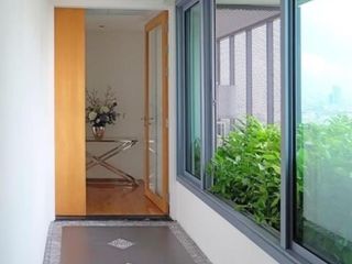 For rent 2 bedrooms condo in Yan Nawa, Bangkok