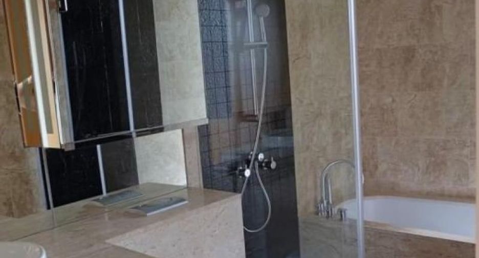 Wohnung zur Miete mit 2 Zimmer in Yan Nawa, Bangkok