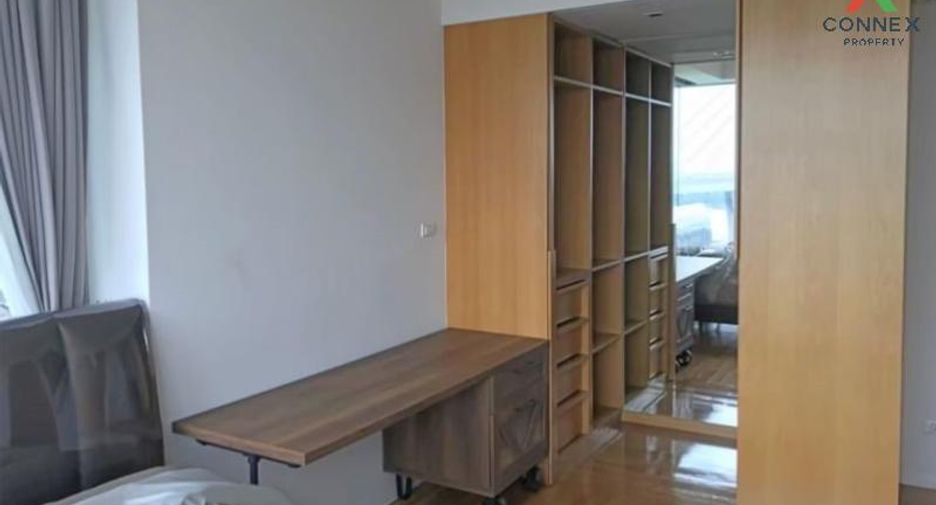 Wohnung zur Miete mit 2 Zimmer in Yan Nawa, Bangkok