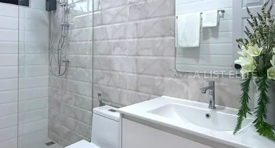 Haus zum Kauf mit 6 Zimmer in Mueang Tak, Tak