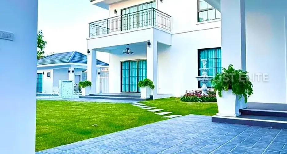 Haus zum Kauf mit 6 Zimmer in Mueang Tak, Tak