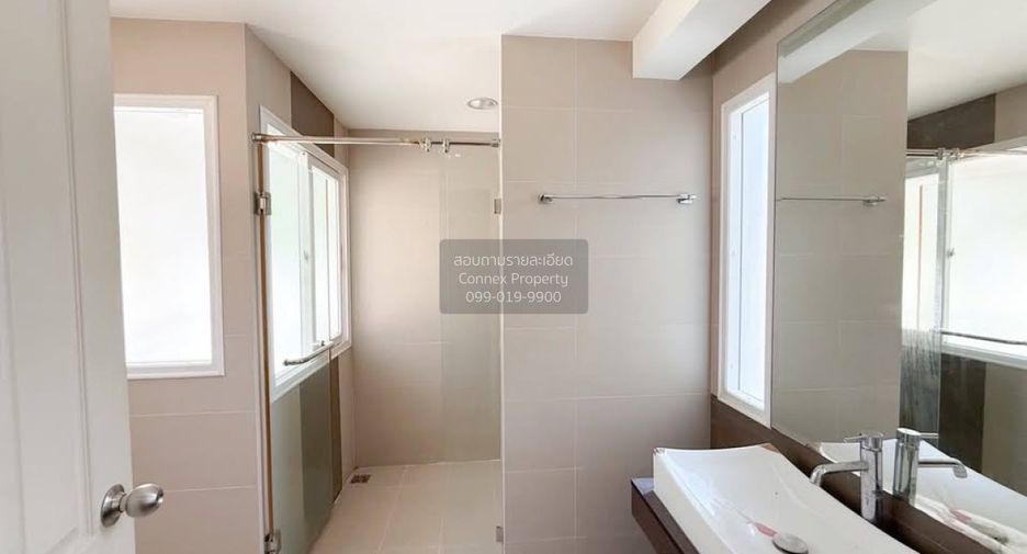 For sale 4 bedrooms house in Phasi Charoen, Bangkok