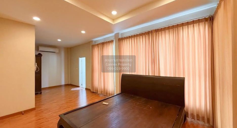 For sale 4 bedrooms house in Phasi Charoen, Bangkok