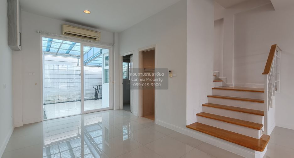 For sale 3 bedrooms townhouse in Lat Phrao, Bangkok