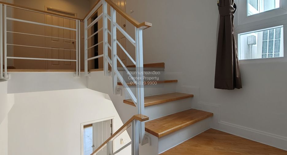For sale 3 bedrooms townhouse in Lat Phrao, Bangkok