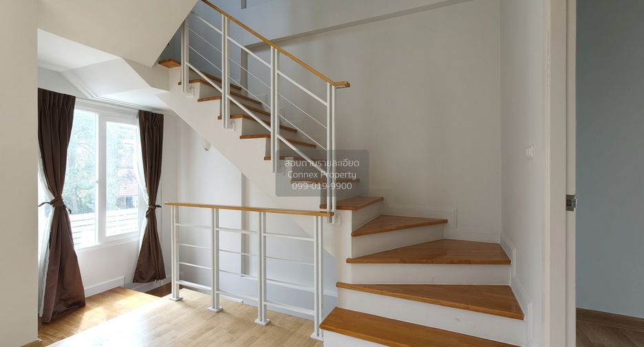 For sale 3 bedrooms townhouse in Lat Phrao, Bangkok