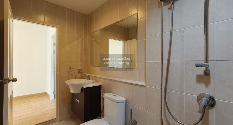 For sale 3 bedrooms townhouse in Lat Phrao, Bangkok
