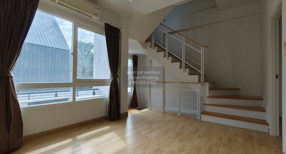 For sale 3 bedrooms townhouse in Lat Phrao, Bangkok