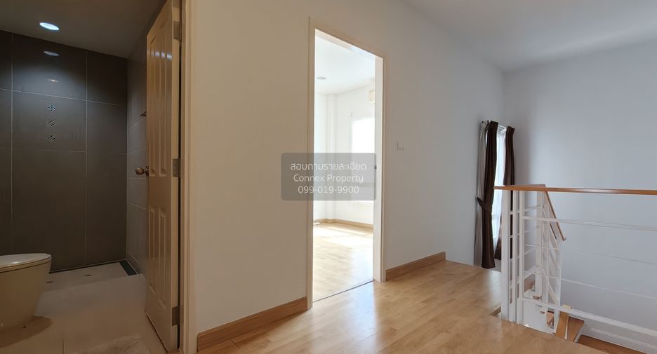 For sale 3 bedrooms townhouse in Lat Phrao, Bangkok