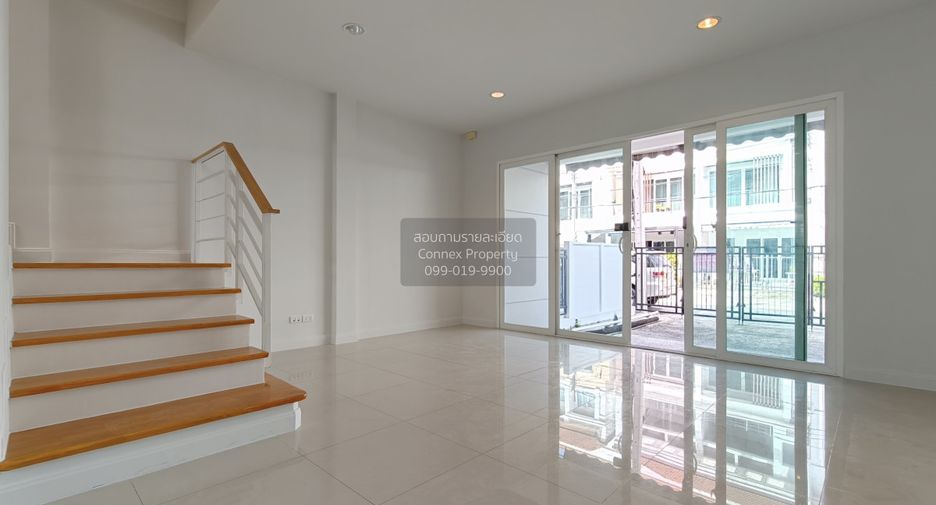 For sale 3 bedrooms townhouse in Lat Phrao, Bangkok