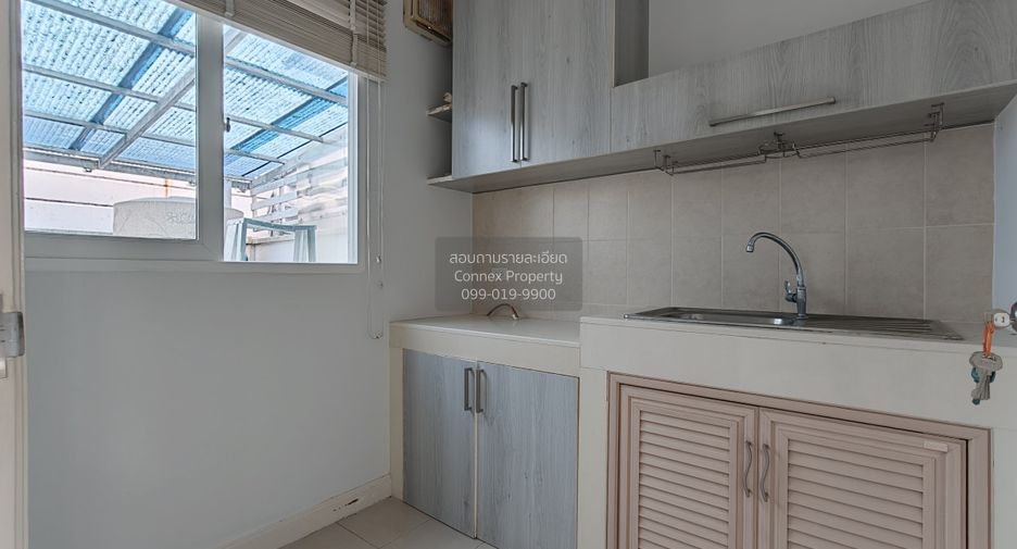 For sale 3 bedrooms townhouse in Lat Phrao, Bangkok