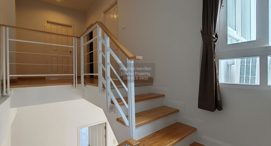 For sale 3 bedrooms townhouse in Lat Phrao, Bangkok