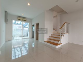 Продажа 3 спальни таунхаус в Лат Пхрао, Бангкок