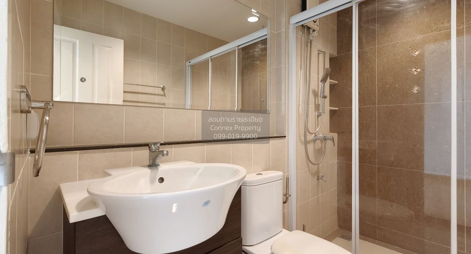For sale 3 bedrooms townhouse in Lat Phrao, Bangkok