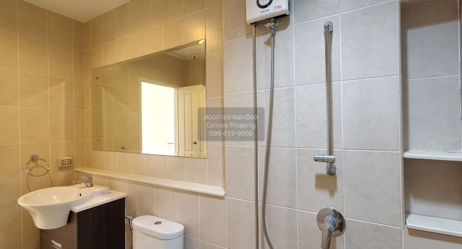 For sale 3 bedrooms townhouse in Lat Phrao, Bangkok