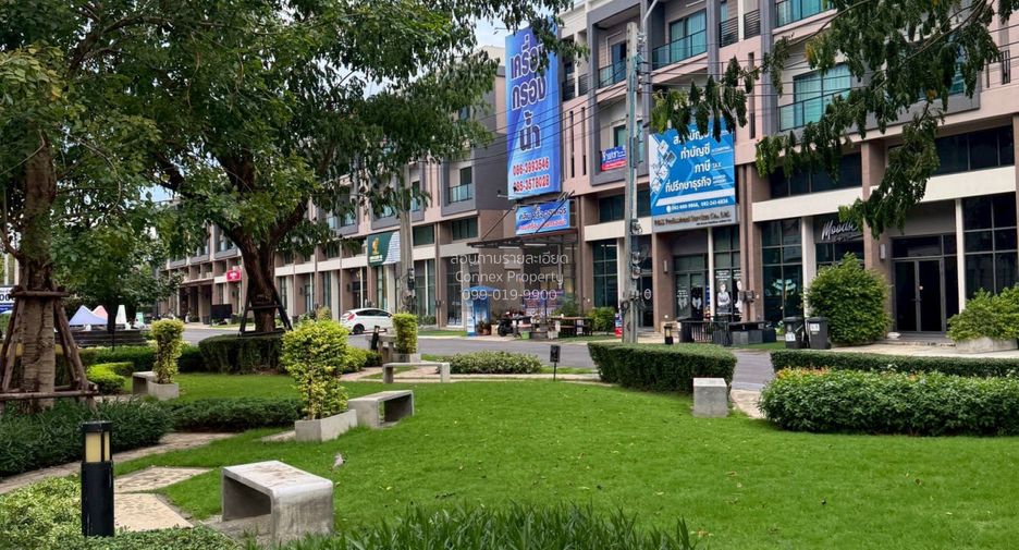 For sale 2 bedrooms retail Space in Nong Khaem, Bangkok