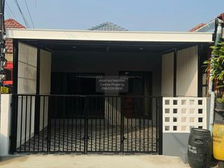 出售 2 卧室 联排别墅 在 Bang Phli, Samut Prakan
