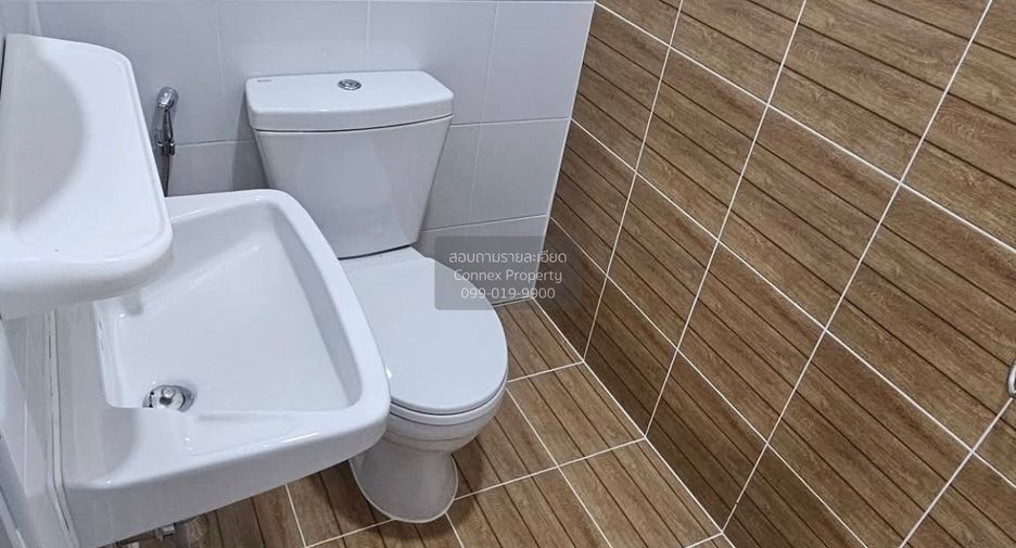 For sale 2 bedrooms townhouse in Bang Phli, Samut Prakan