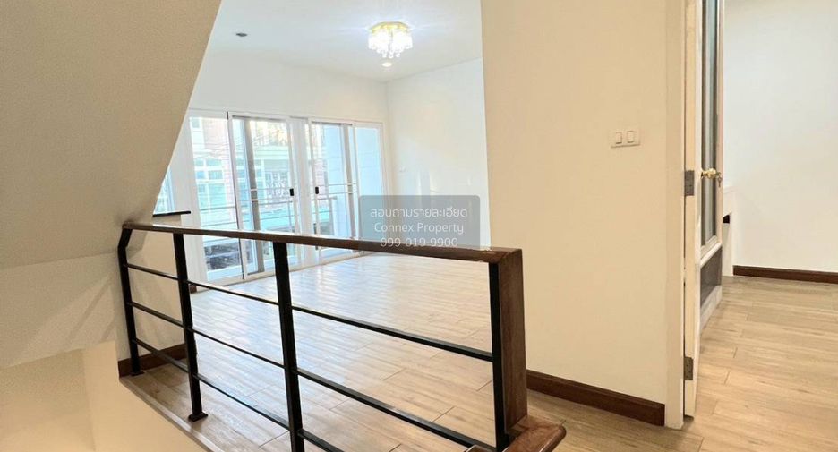 Reihenhaus zum Kauf mit 3 Zimmer in Thung Khru, Bangkok
