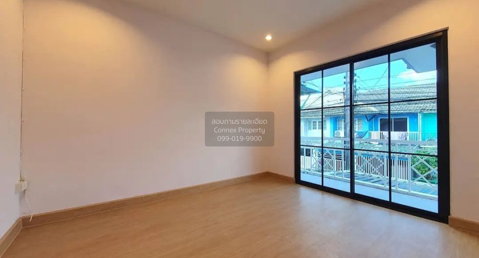 Casa adosada en venta de 3 habitaciones en Khlong Luang, Pathum Thani