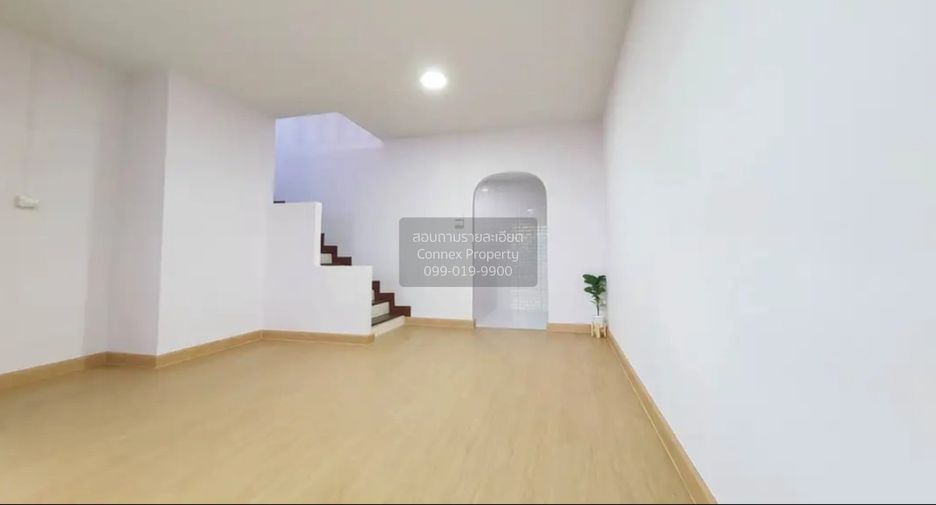 Casa adosada en venta de 3 habitaciones en Khlong Luang, Pathum Thani