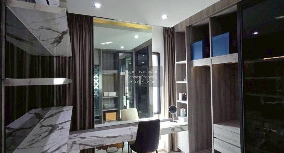 À vendre 3 chambres maison de ville à Lat Phrao, Bangkok