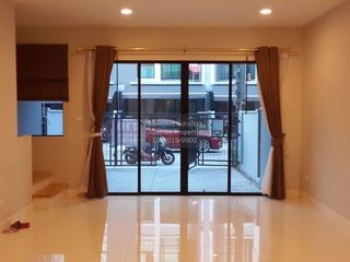 For sale 3 bedrooms townhouse in Lak Si, Bangkok