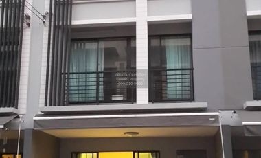 Casa adosada en venta de 3 habitaciones en Lak Si, Bangkok
