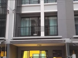 For sale 3 bedrooms townhouse in Lak Si, Bangkok