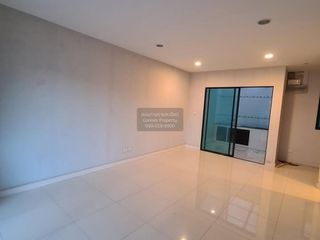 For sale 3 bedrooms townhouse in Lak Si, Bangkok