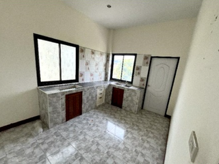 出售 3 卧室 独立屋 在 Nikhom Phatthana, Rayong