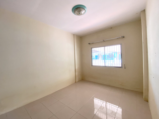 Casa adosada en venta de 2 habitaciones en Mueang Rayong, Rayong