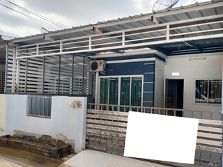 Casa adosada en venta de 2 habitaciones en Pluak Daeng, Rayong