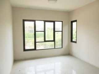 出售 2 卧室 独立屋 在 Nikhom Phatthana, Rayong