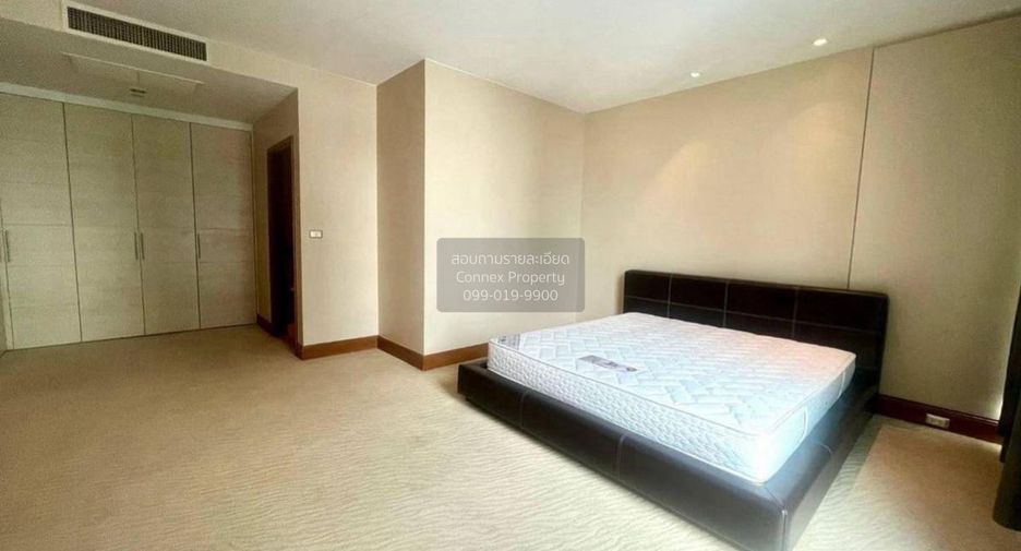 For rent 3 bedrooms condo in Sathon, Bangkok