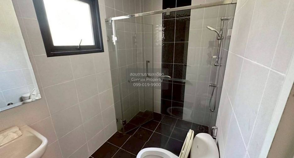Haus zur Miete mit 4 Zimmer in Bang Phli, Samut Prakan