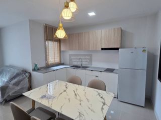For rent 3 bedrooms townhouse in Bang Phli, Samut Prakan