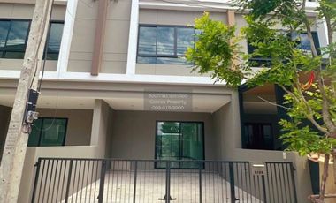 For rent 4 bedrooms townhouse in Bang Khen, Bangkok