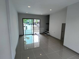 For rent 4 bedrooms townhouse in Bang Khen, Bangkok