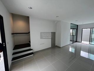 For rent 4 bedrooms townhouse in Bang Khen, Bangkok