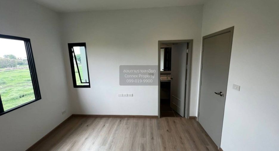 For rent 4 ベッドルーム townhouse in Bang Khen, Bangkok