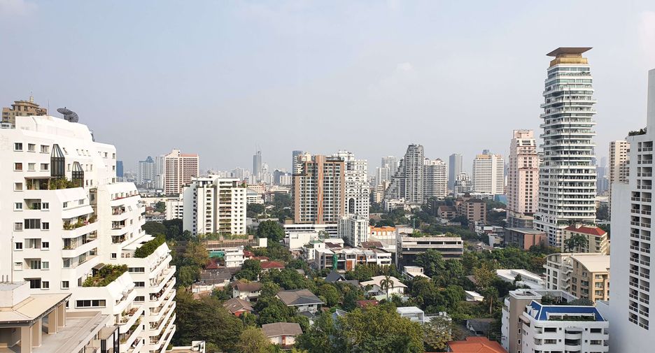 For rent 2 bedrooms condo in Watthana, Bangkok