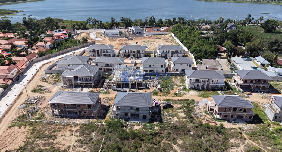 Casa en venta de 4 habitaciones en Bang Lamung, Chonburi
