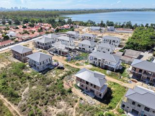 Casa en venta de 4 habitaciones en Bang Lamung, Chonburi