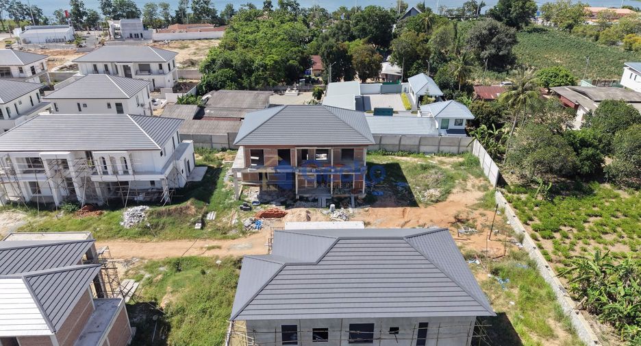 Casa en venta de 4 habitaciones en Bang Lamung, Chonburi